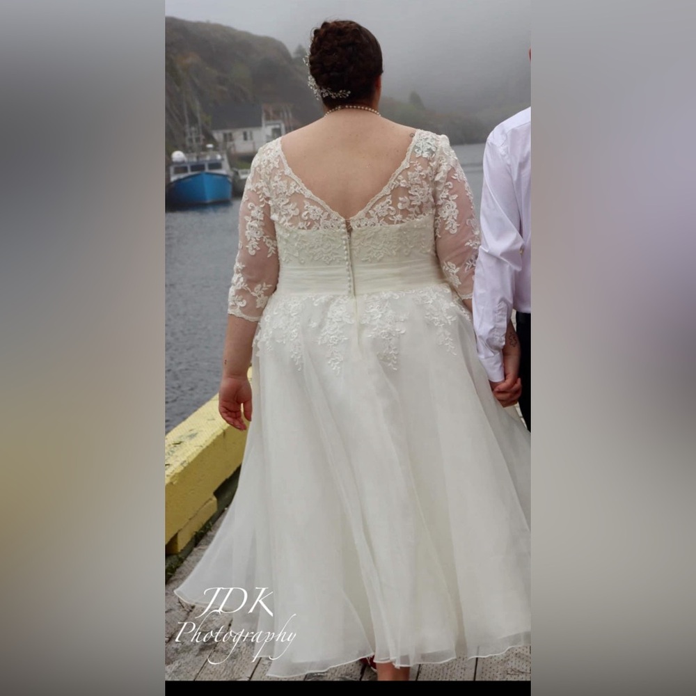 Plus size wedding dress